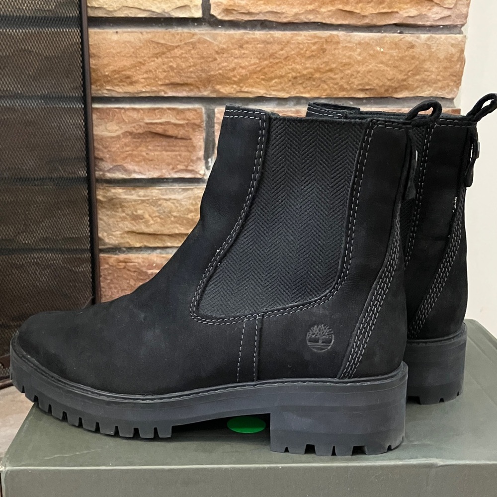 Timberland Black Suede Ankle Boots - Picture 4 of 9